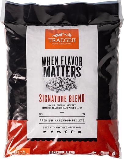 Traeger Signature Blend BBQ Wood Pellets 18 lb